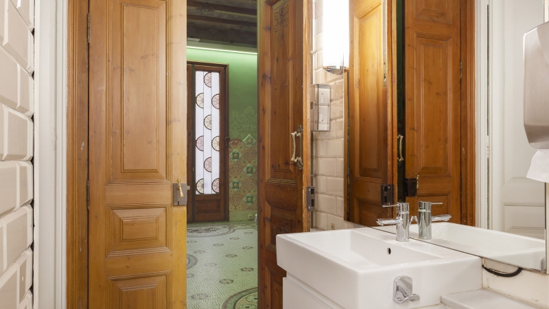 Psg. de Gràcia, 35 1r (11).jpg